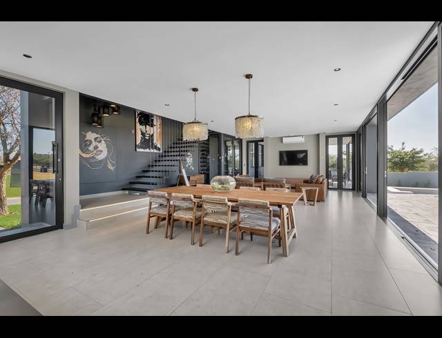5 BEDROOM HOUSE FOR SALE IN HELDERFONTEIN ESTATE